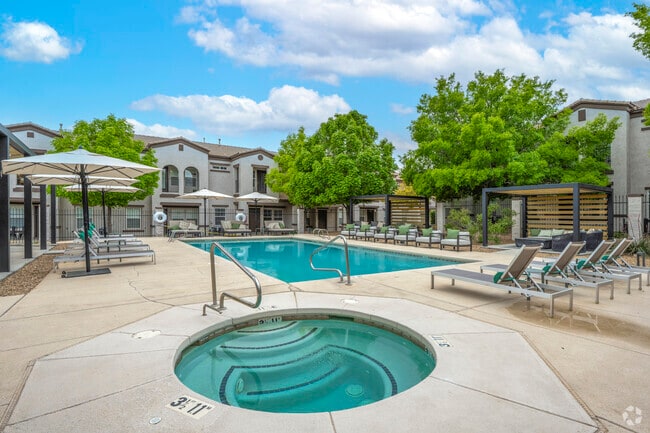 Hot Tub - Cantata at the Trails