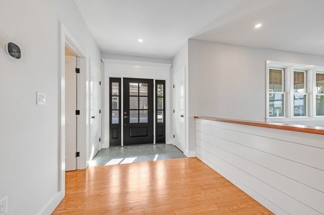 Photo - 8 Riverside Rd