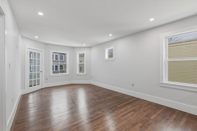 Photo - 18 Ronan St Unit 1