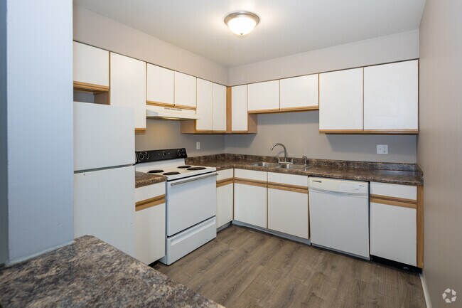 1BR, 1BA - 750 SF - Cypress Pointe