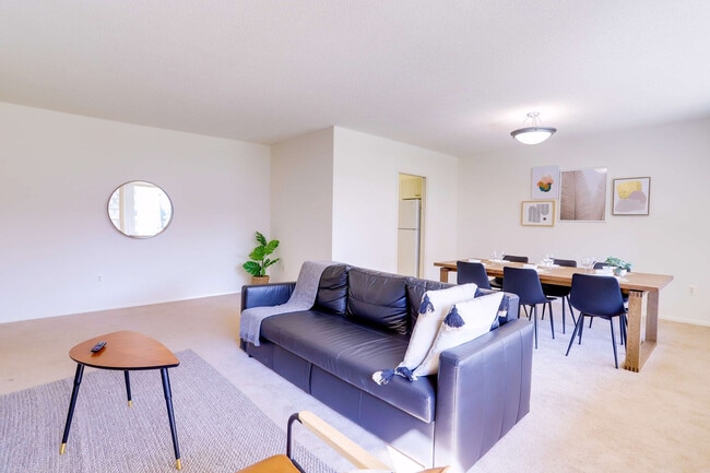 Building Photo - 1600 S Eads St Unit FL6-ID1022553P