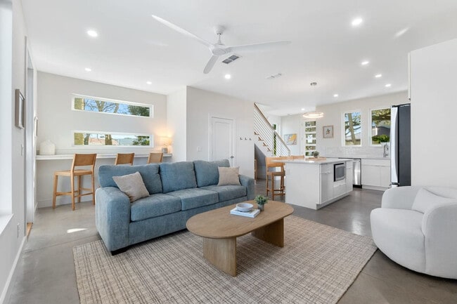 Building Photo - 2 Sanchez Cove Unit ID1281986P