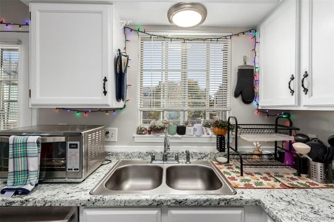 Photo - 6708 S Holland Way