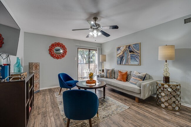 Photo - Southern Oaks