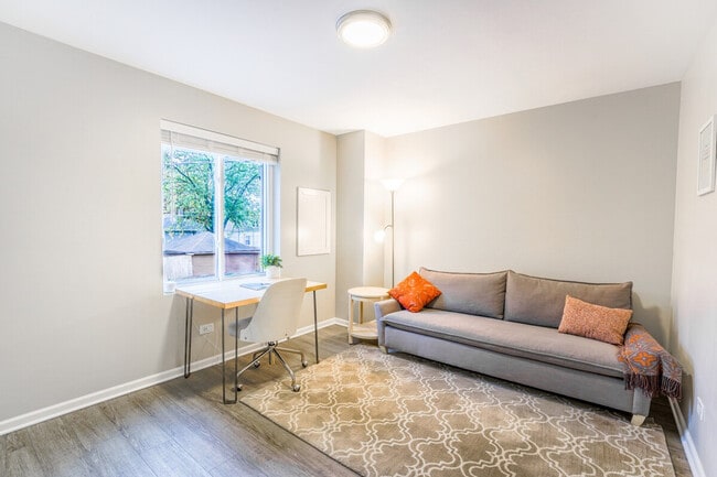 Building Photo - 931 W Glen Flora Ave Unit ID1265541P