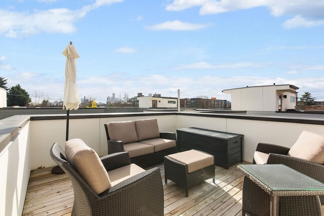 Photo - 628 10th Ave E Unit ID1036000P