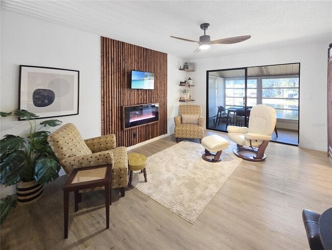 Photo - 623 Midway Dr Unit B