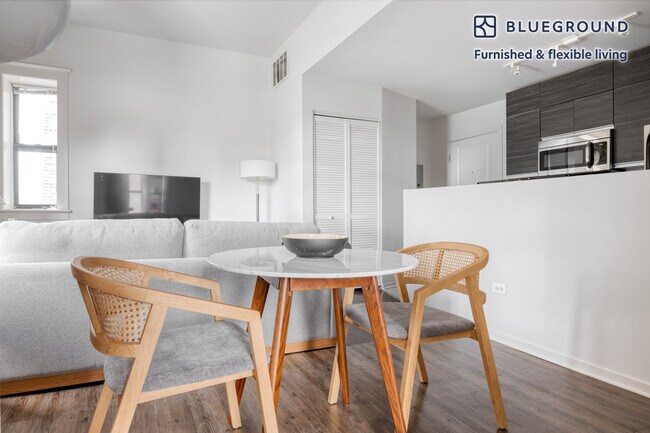 Photo - 30 E Roosevelt Rd Unit FL8-ID804