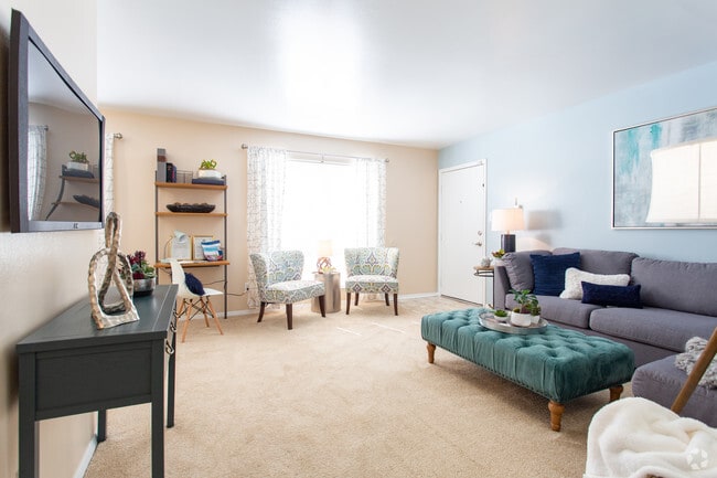 2BR, 1.5BA - Mariners Green Apartments