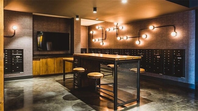 Photo - 780 Memorial Dr SE