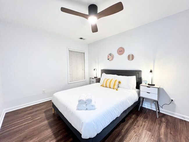 Photo - 6009 Mock Ives Ct NE Unit ID1341828P