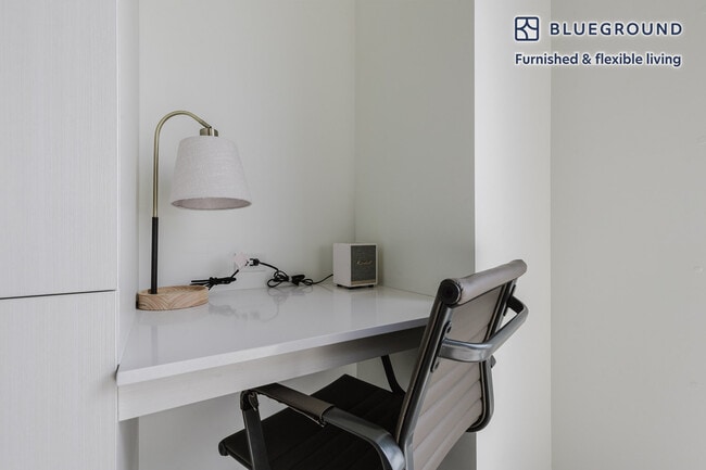 Photo - 343 W Schiller St Unit FL8-ID1090