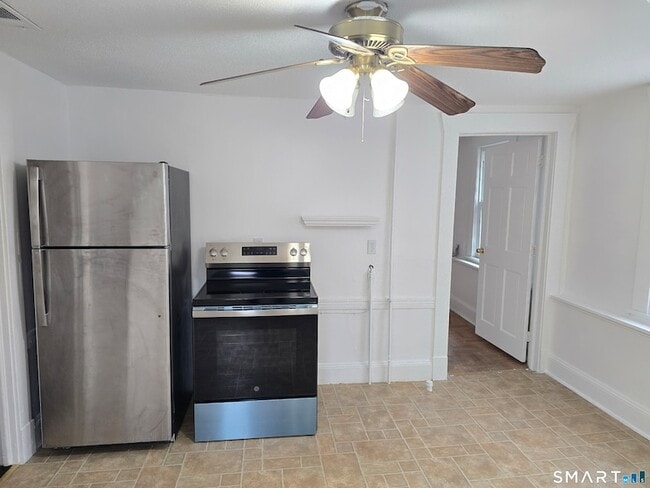Photo - 103 Capen St
