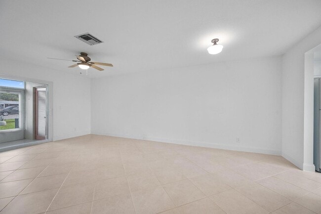 Photo - 2765 Ashley Dr W