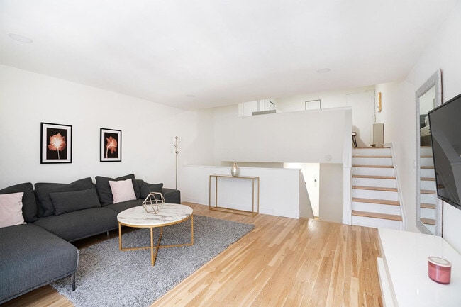 Photo - 123 E 54th St Unit FL3-ID1251682P