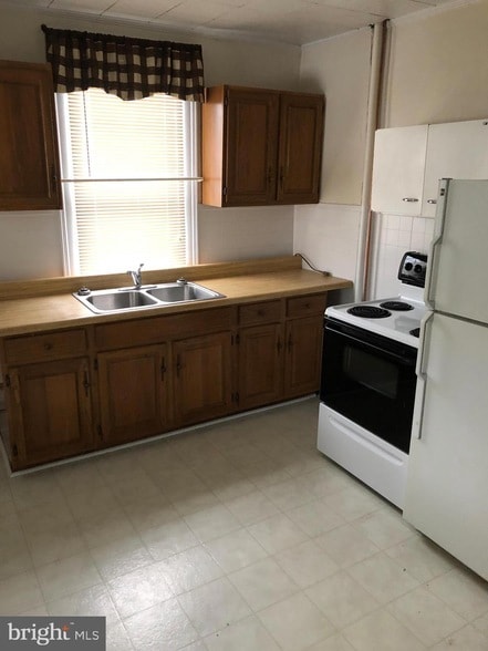 Photo - 21 S Stewart St