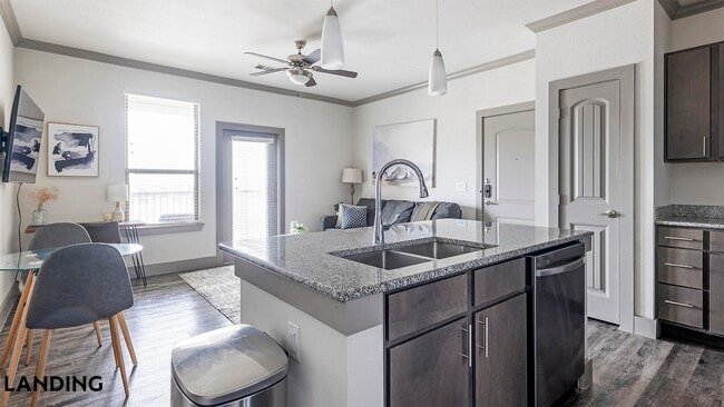 Photo - 12500 Shadowglen Trce