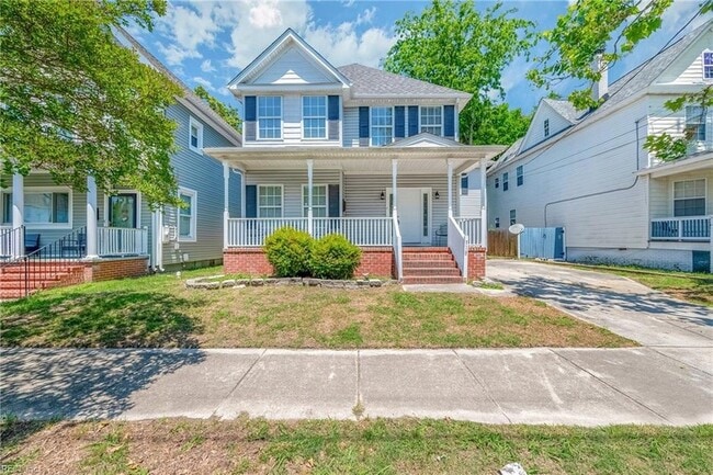 Photo - 318 W 31st St