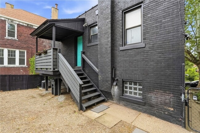 Photo - 1900 Maple St Unit 4