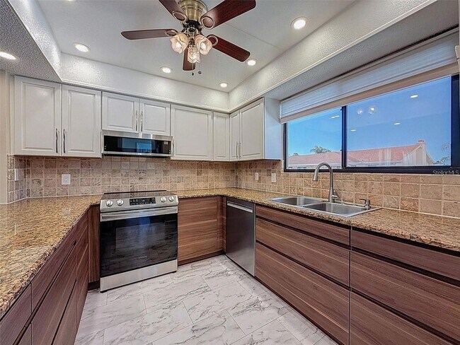 Photo - 9981 Eagles Point Cir Unit 4