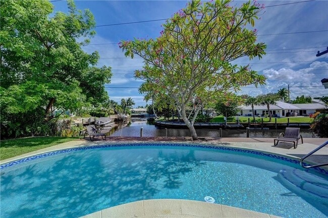 Photo - 840 SW 7th St
