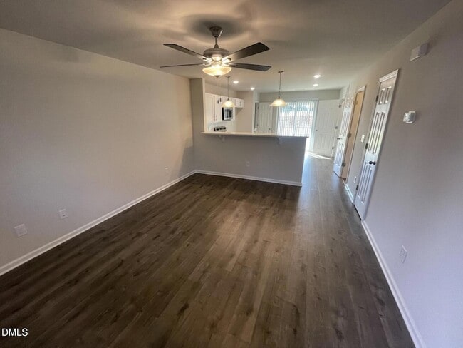 Photo - 1003 Peony Ln