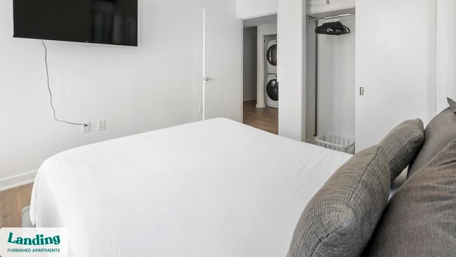 Photo - 1320 4th St NE Unit 201