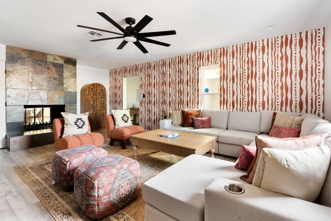 Building Photo - 6235 E Thunderbird Rd Unit ID1050318P