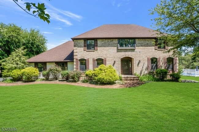 Building Photo - 34 Willow Brook Ln