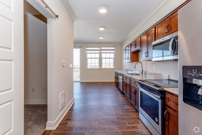 1BR, 1BA - Torino - Carson Street Towers