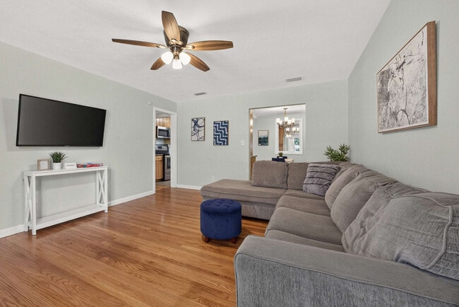 Building Photo - 8633 Emerald Isle Cir S Unit SI ID1578553P