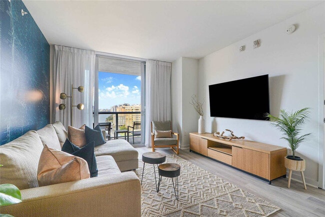 Building Photo - 2602 E Hallandale Beach Blvd Unit ID1227524P