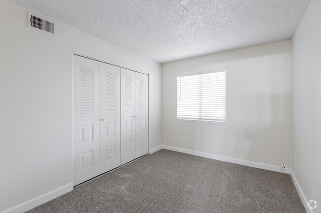 2BR, 1BA - Vintage Faire Apartments