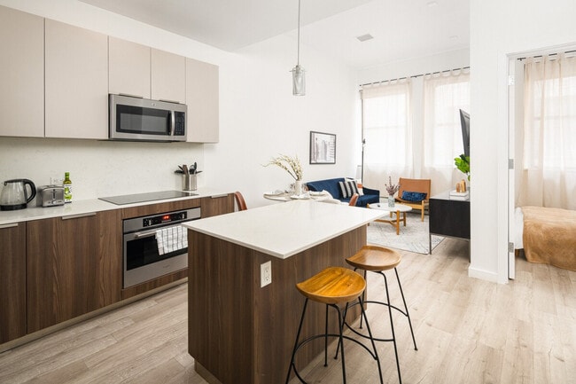 Photo - 46 Nassau St Unit ID1058796P