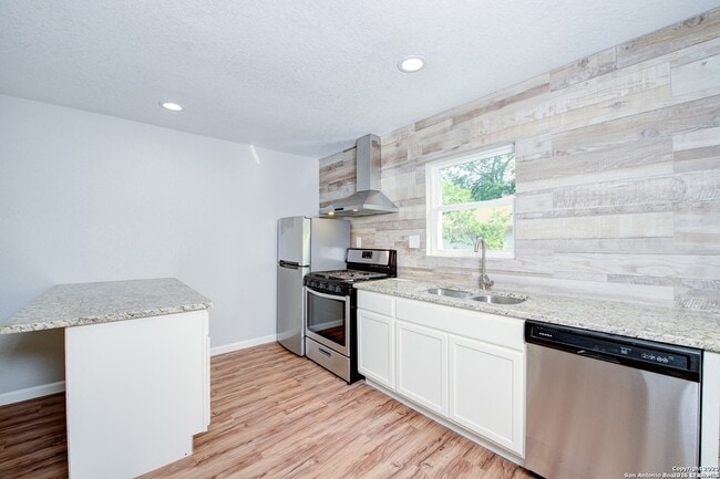 Photo - 218 Natalen Ave