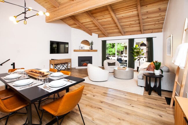 Photo - 321 Ski Way Unit SI ID1250765P