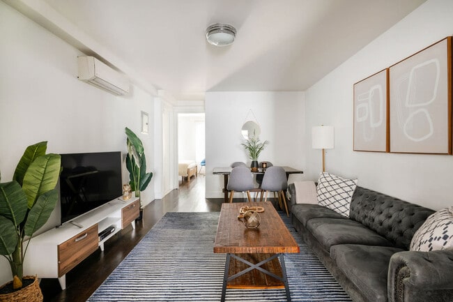 Building Photo - 359 W 39th St Unit ID1021984P