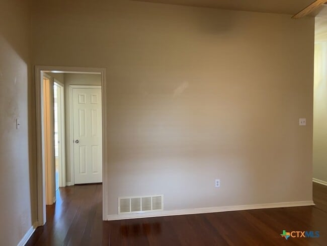 Photo - 3906 Lone Oak Dr