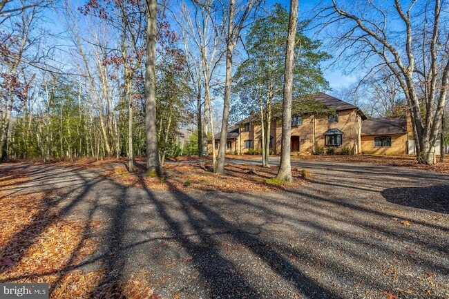 Photo - 1322 Commissioners Rd