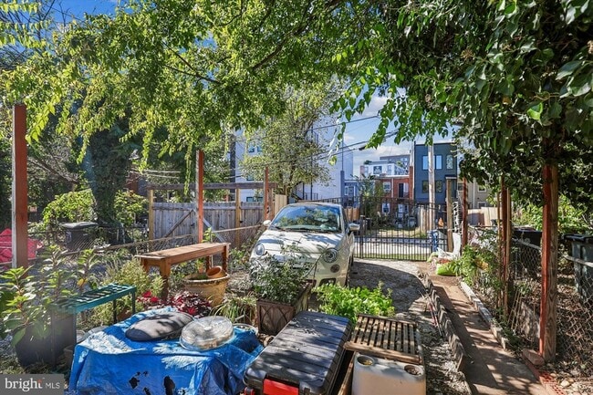 Photo - 758 19th St NE