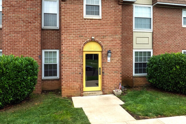 Entrance - Meadowbrook Apartments