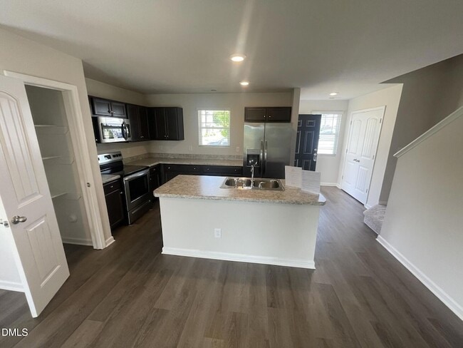 Photo - 1100 Peony Ln