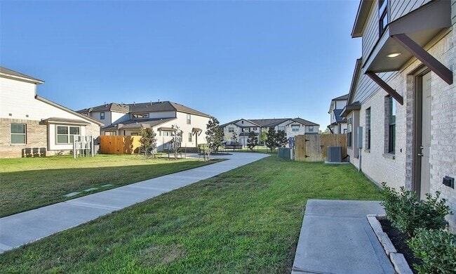 Photo - 7124 Elgin St