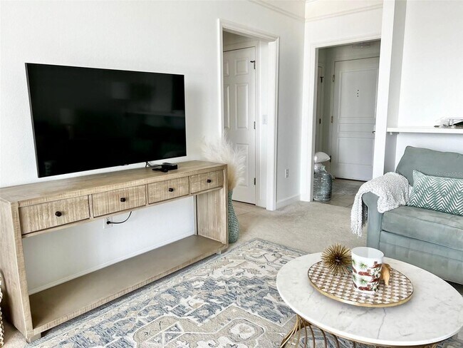 Photo - 750 N Tamiami Trl Unit 708