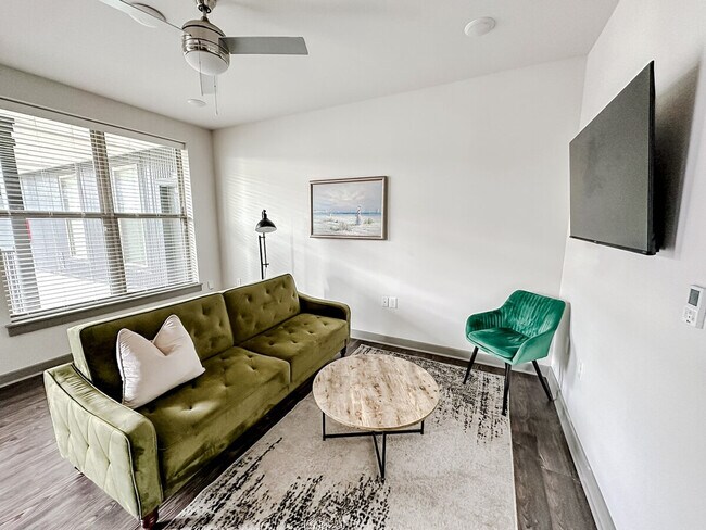 Photo - 111 E 4th St Unit ID1036781P