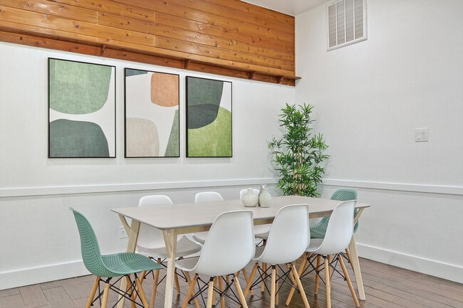 Photo - 3322 Darby Ln Unit ID1056423P