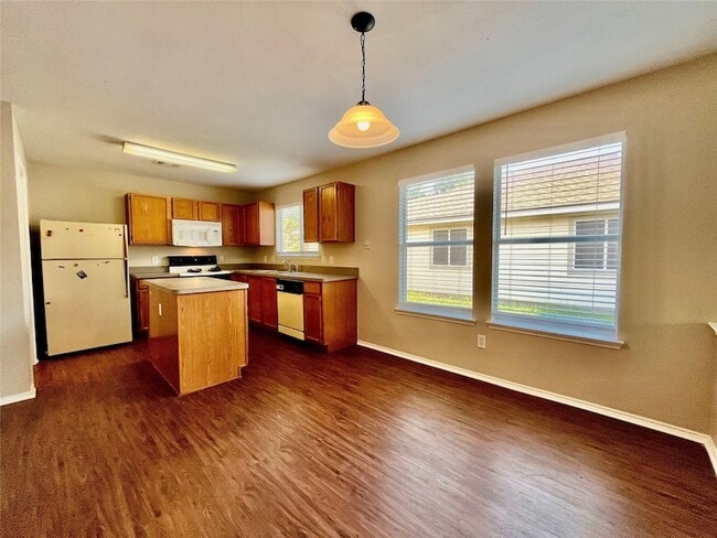 Photo - 2200 Lookout Ln