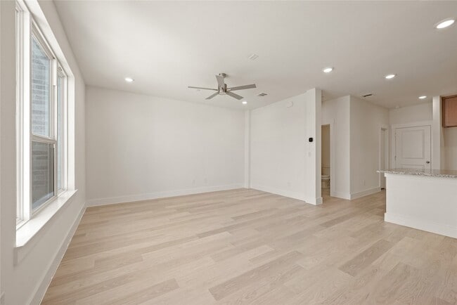 Photo - 9613 Dahlia Blvd