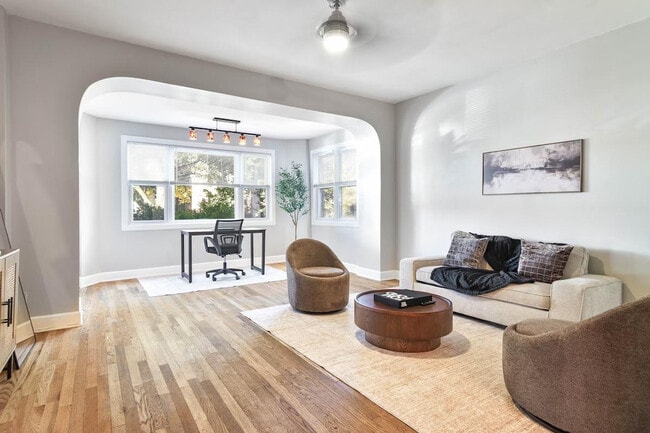 Building Photo - 3649 N Whipple St Unit ID1359756P