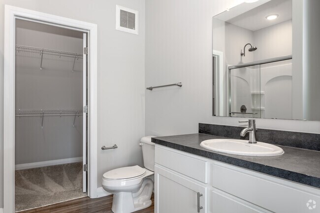 1BR, 1BA - 676SF - Whetstone - Bathroom - Graceland Flats